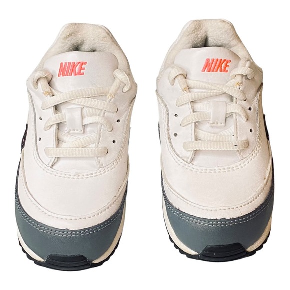 Nike Toddler Shoes - Picture 2 of 8